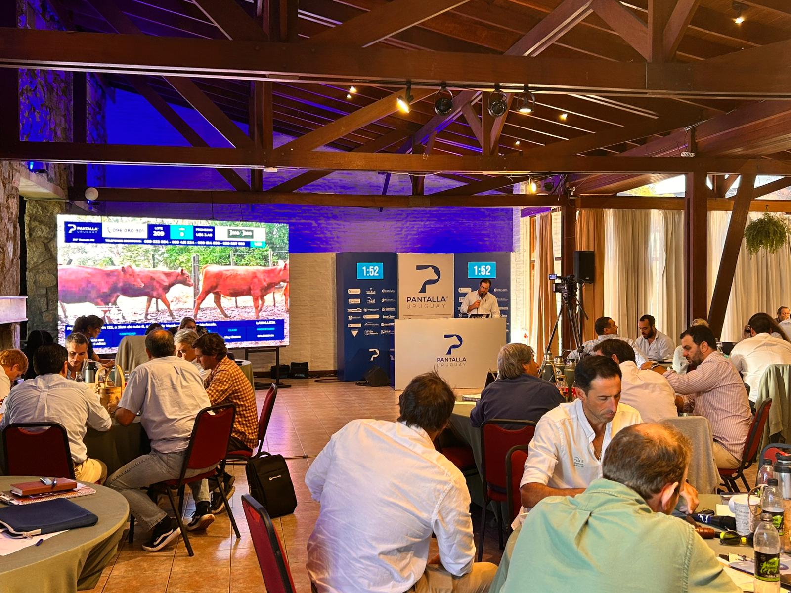 Pantalla Uruguay vendió 12.490 vacunos, un 95% de la oferta total